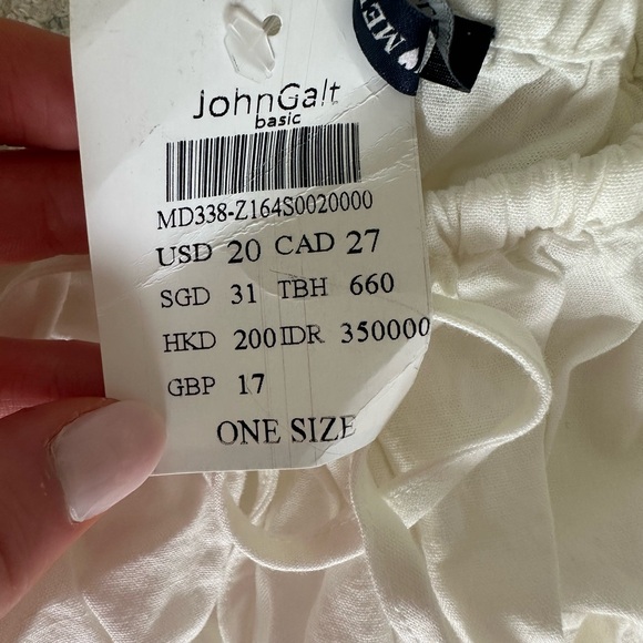 NEW WITH TAGS Brandy Melville off the shoulder top!! - Picture 2 of 2